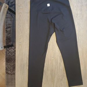 Black Vuori Yoga Pants Leggings